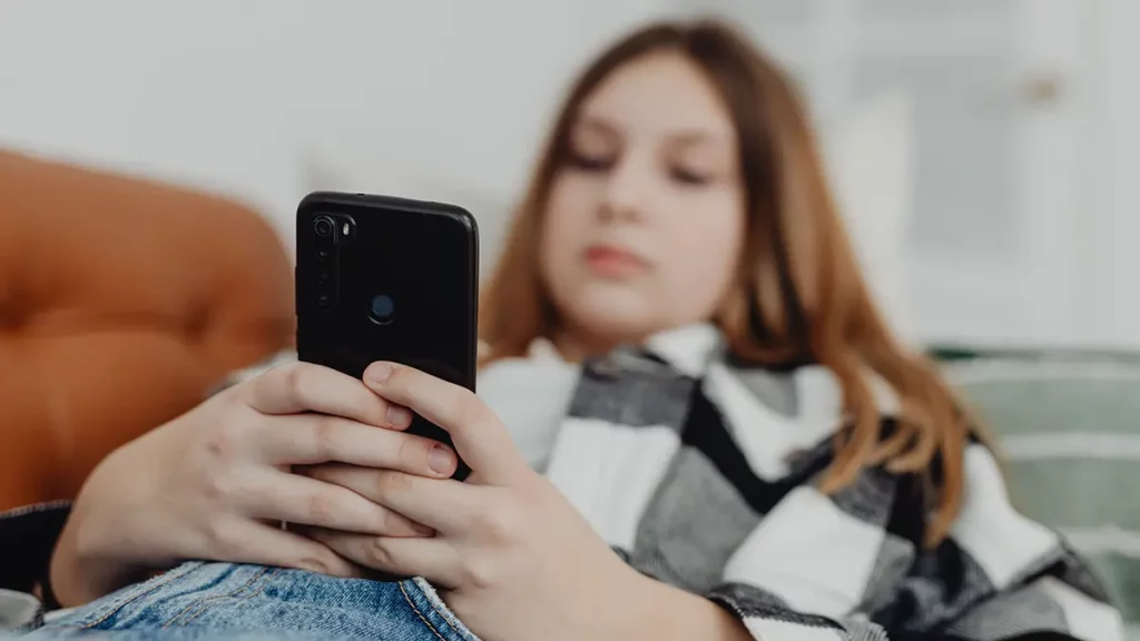 Wielka Brytania zakaże social mediów dla dzieci poniżej 16 lat