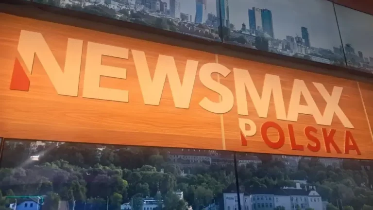 Play dodał Newsmax Polska do oferty. Gdzie oglądać kanał?